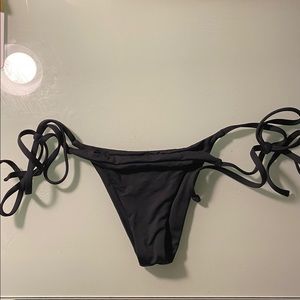 Frankies Bikinis Black Bottoms